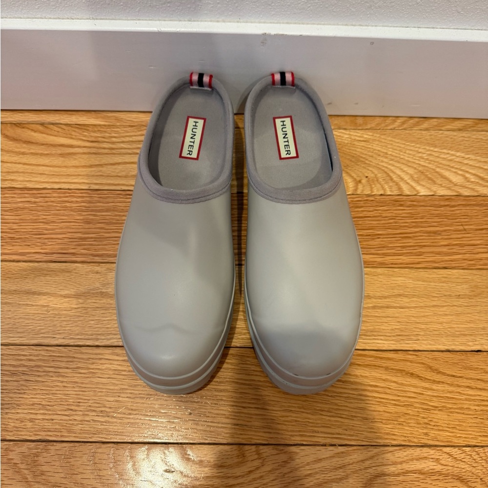 Hunter Tan Slip-On Play Clogs